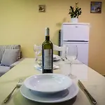 Ξενοδοχείο με διαμερίσματα Ionion & 3*