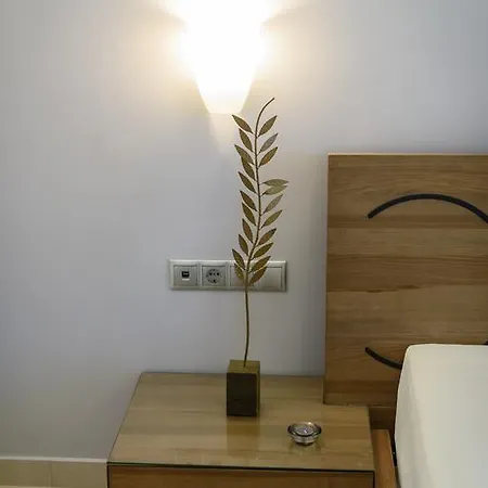 Apart Otel Ionion & Glífa