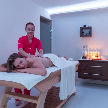 Apart Otel Ionion & Glífa