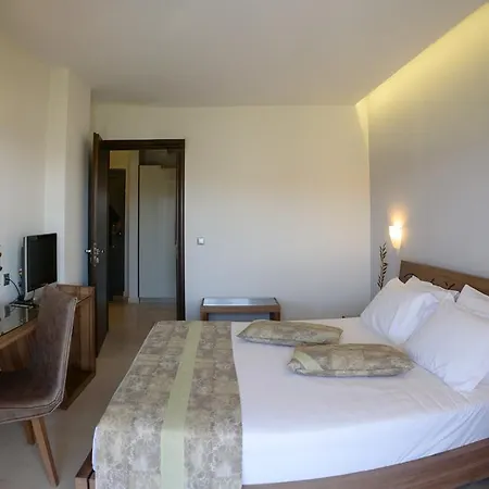 Apart Otel Ionion & Glífa