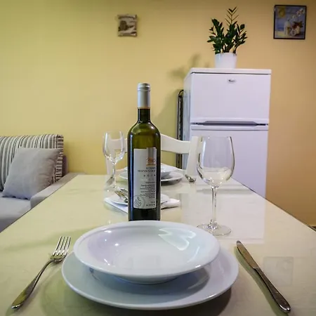 Apart Otel Ionion & 3*