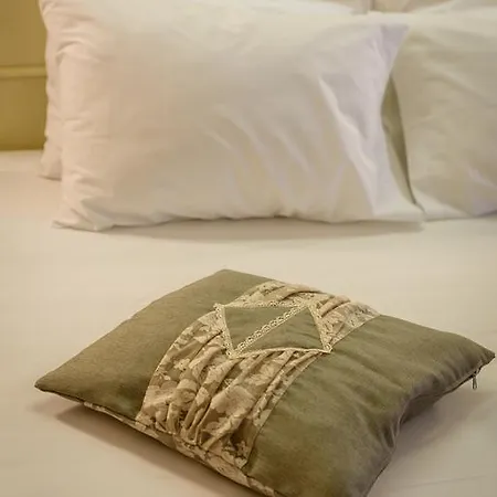 Apart Otel Ionion & Glífa