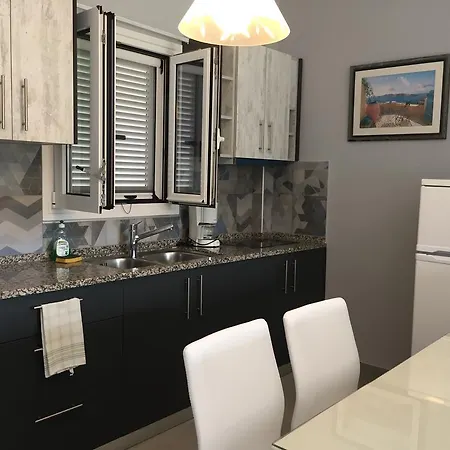 Ionion & Apart Otel Glífa