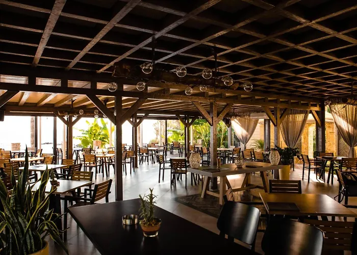 Ionion & شقة فندقية Glífa