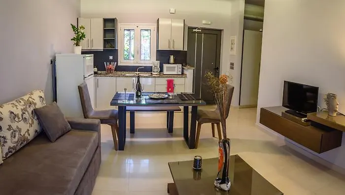 Aparthotel Ionion & Glífa