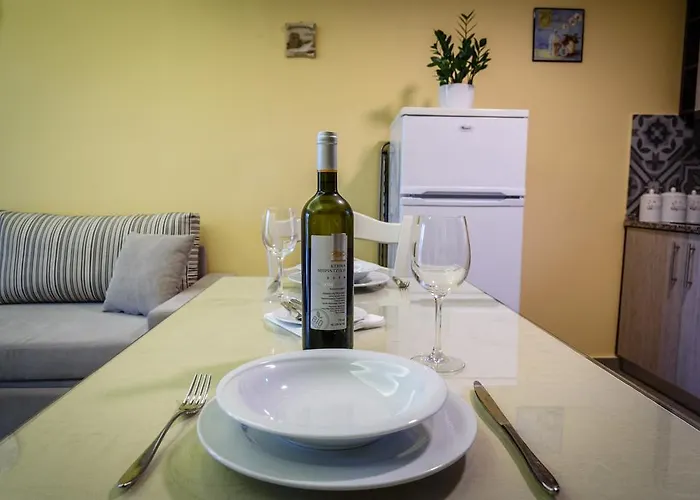 Aparthotel Ionion & 3*