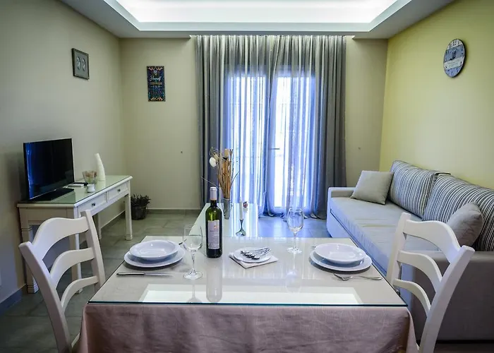 Ionion & شقة فندقية Glífa